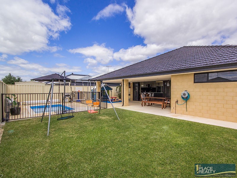 20 Highcliffe Circle, Lakelands WA 6180