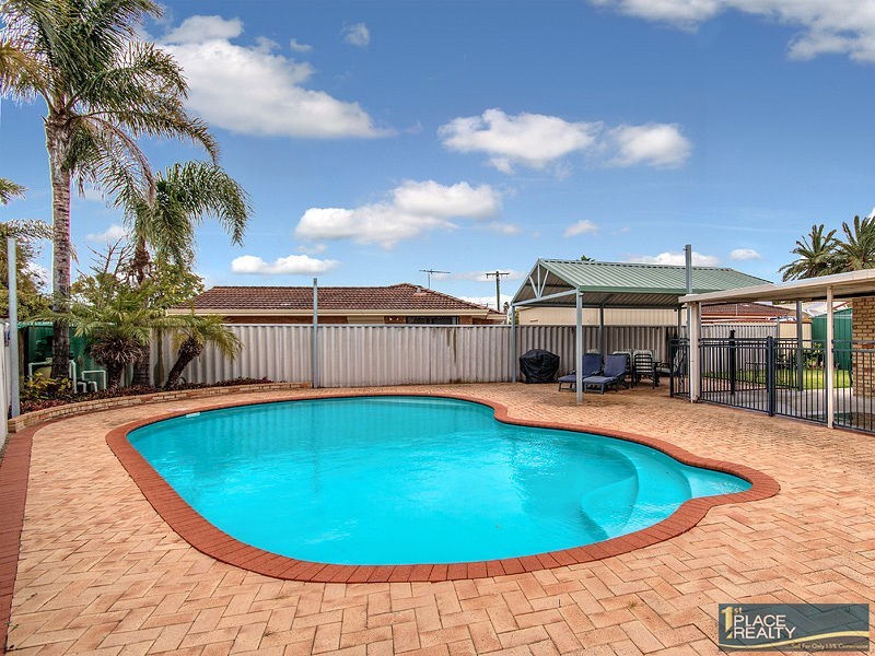 56 Minigwal Loop, Waikiki WA 6169