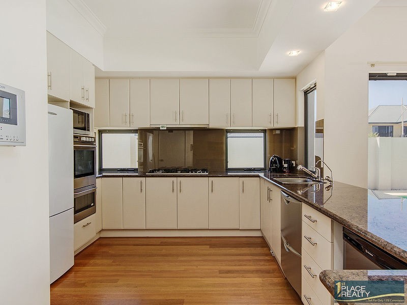 23 Cobblestones Circuit, Secret Harbour WA 6173