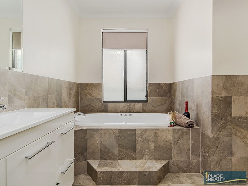 23 Cobblestones Circuit, Secret Harbour WA 6173