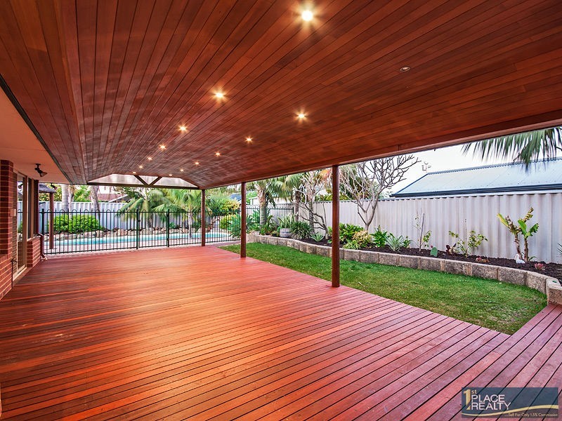 16 Avignon Retreat, Port Kennedy WA 6172