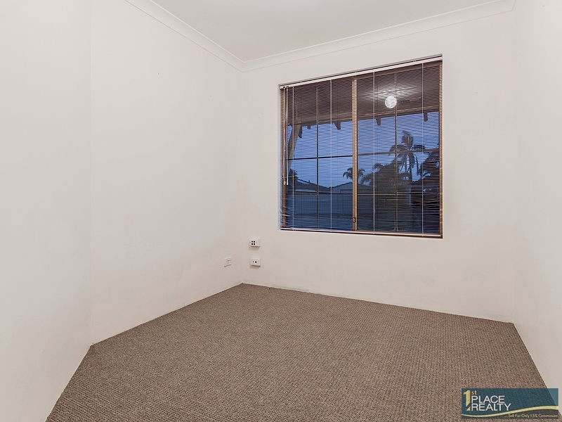 16 Avignon Retreat, Port Kennedy WA 6172