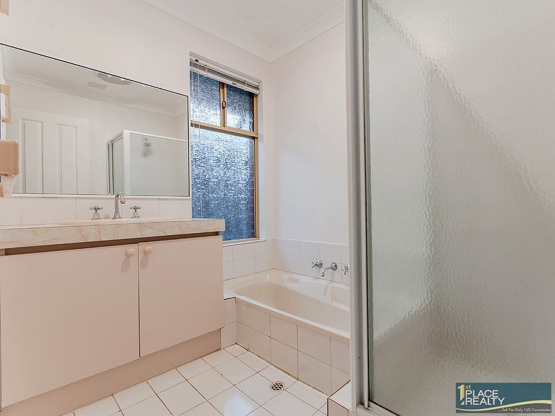 16 Avignon Retreat, Port Kennedy WA 6172