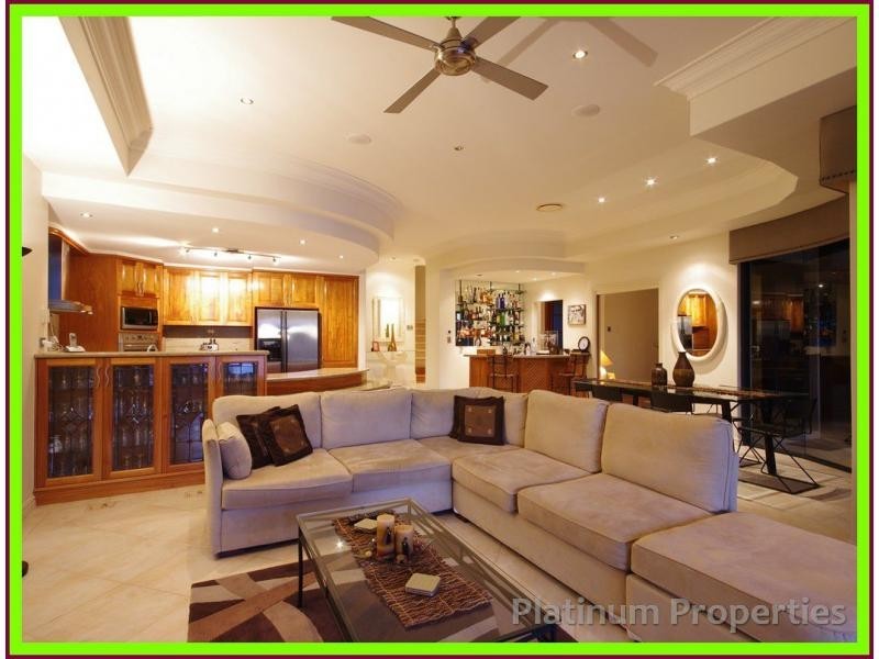 Sovereign Islands QLD 4216