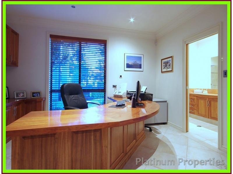 Sovereign Islands QLD 4216