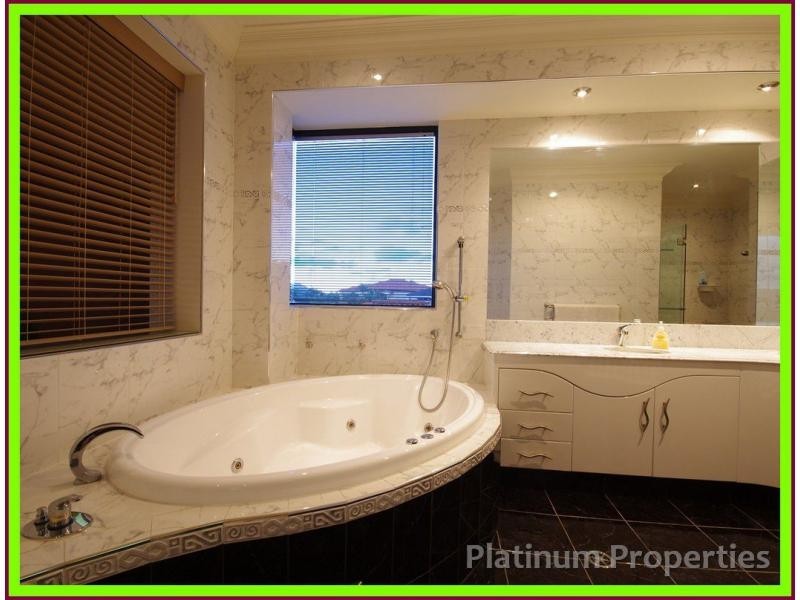 Sovereign Islands QLD 4216