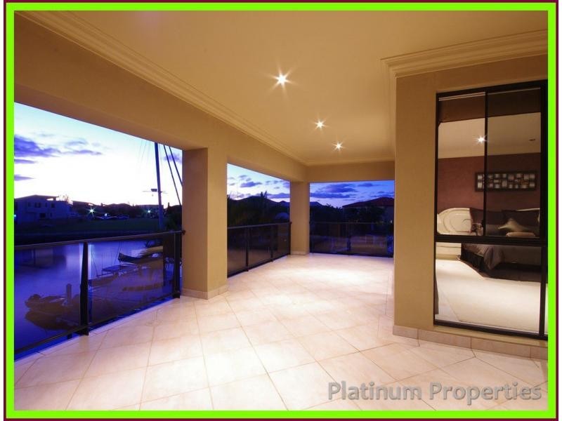 Sovereign Islands QLD 4216