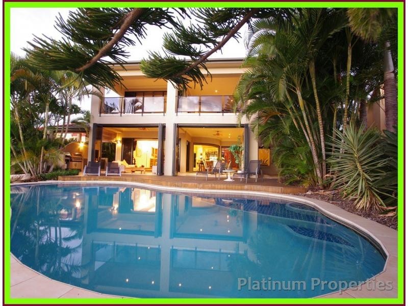 Sovereign Islands QLD 4216