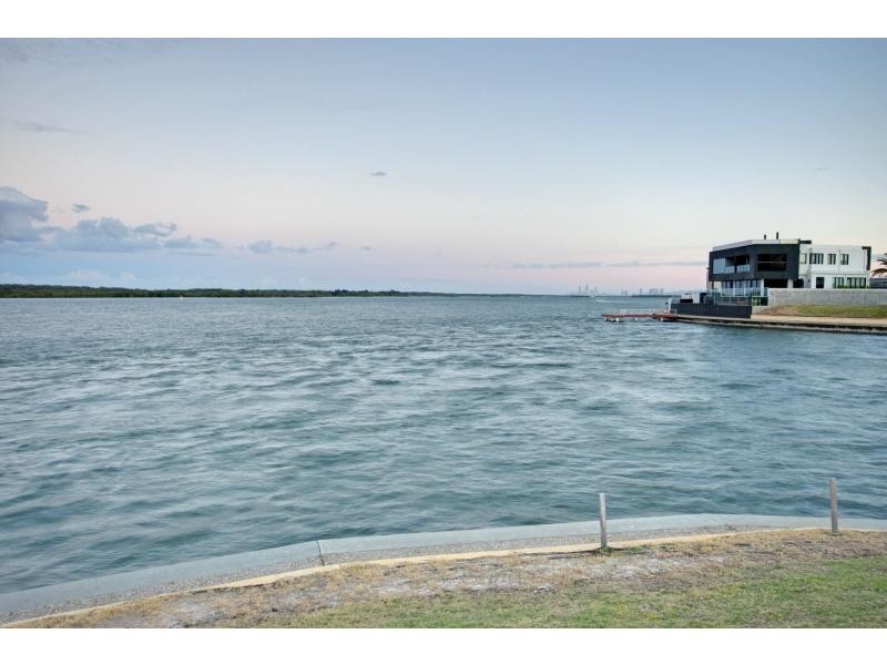 Paradise Point QLD 4216