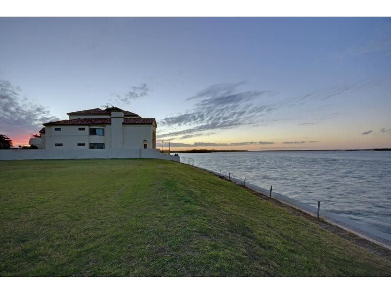 Paradise Point QLD 4216