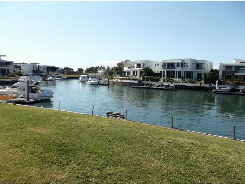 Paradise Point QLD 4216