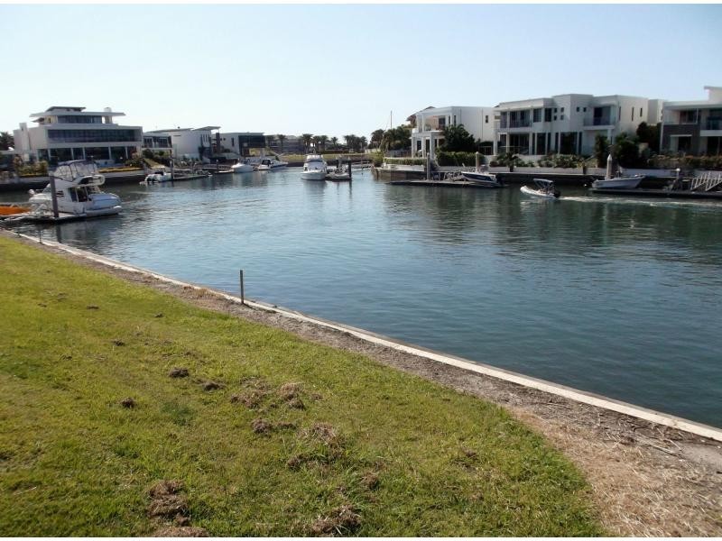 Paradise Point QLD 4216