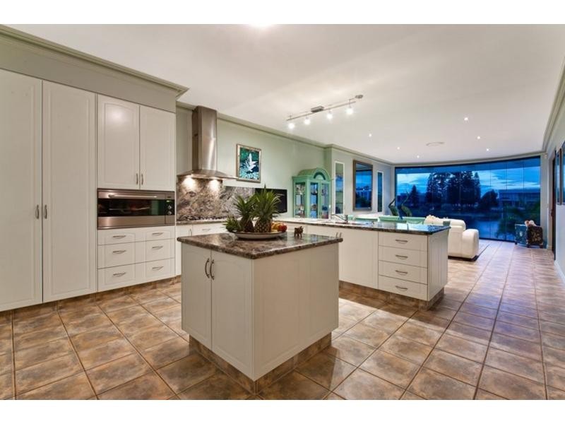 Broadbeach Waters QLD 4218