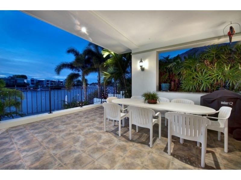 Broadbeach Waters QLD 4218
