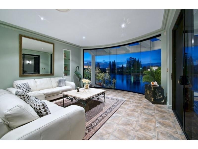 Broadbeach Waters QLD 4218