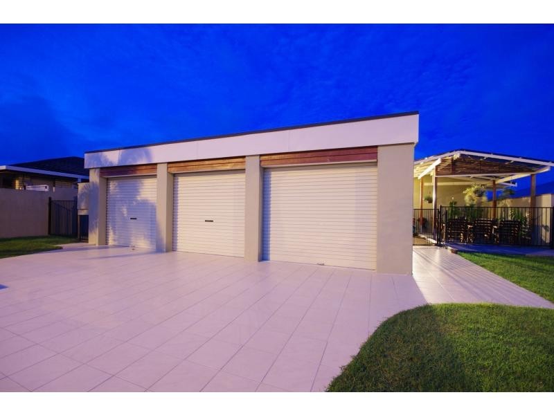 Paradise Point QLD 4216