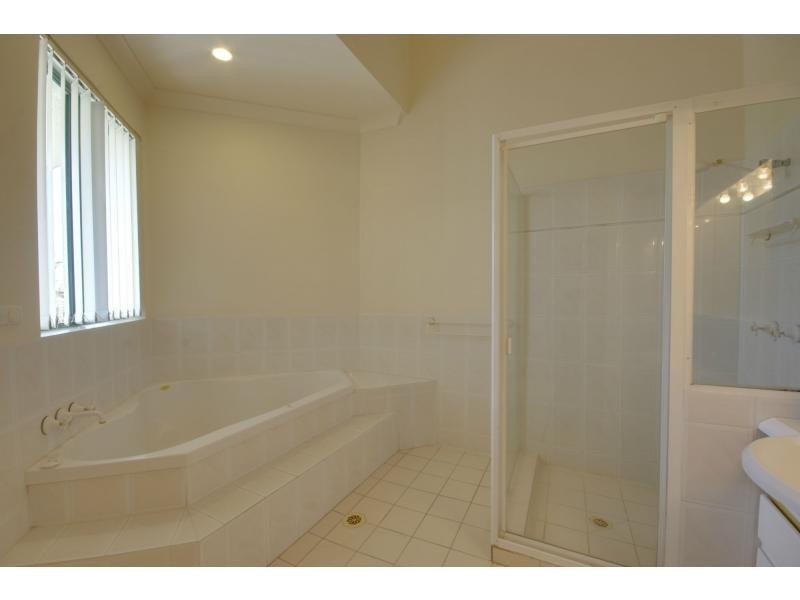 29/3 Lee Road, Runaway Bay QLD 4216