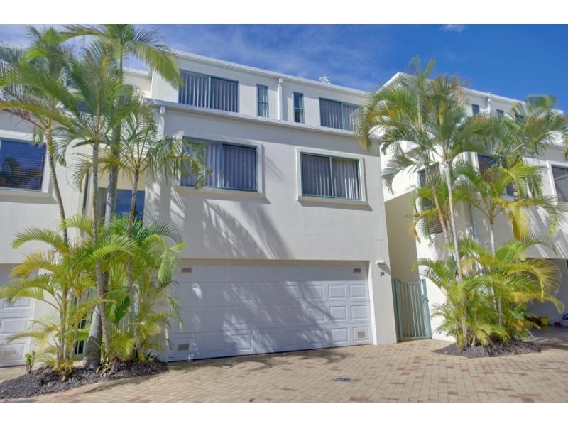 29/3 Lee Road, Runaway Bay QLD 4216