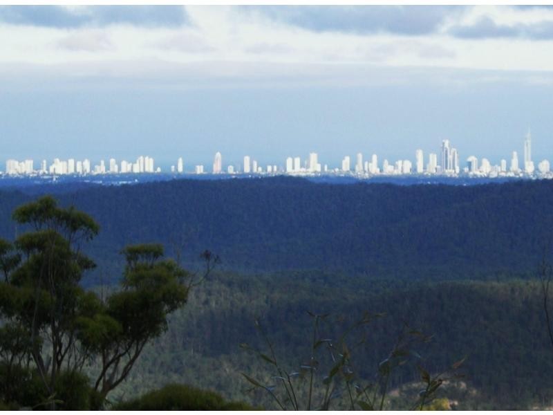 387 Henri Robert Drive, Clagiraba QLD 4211