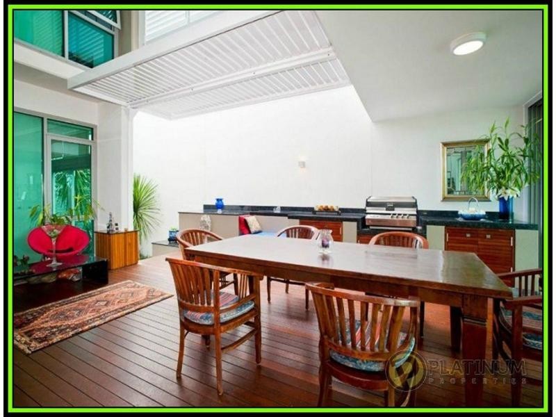 Paradise Point QLD 4216