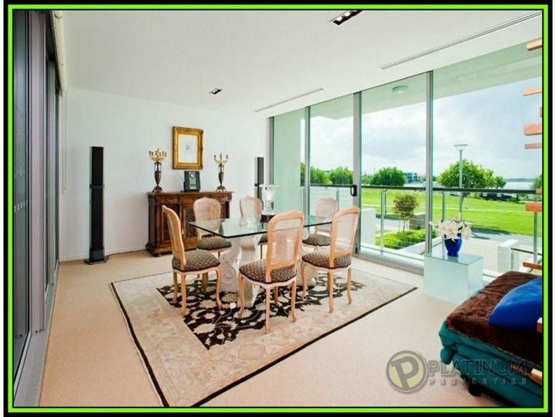 Paradise Point QLD 4216