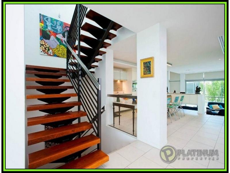 Paradise Point QLD 4216