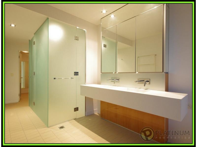 Paradise Point QLD 4216