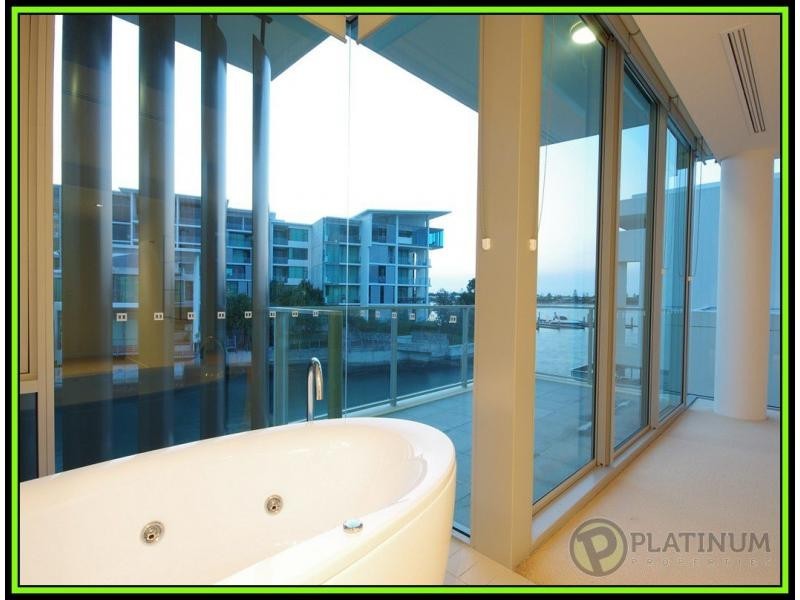 Paradise Point QLD 4216