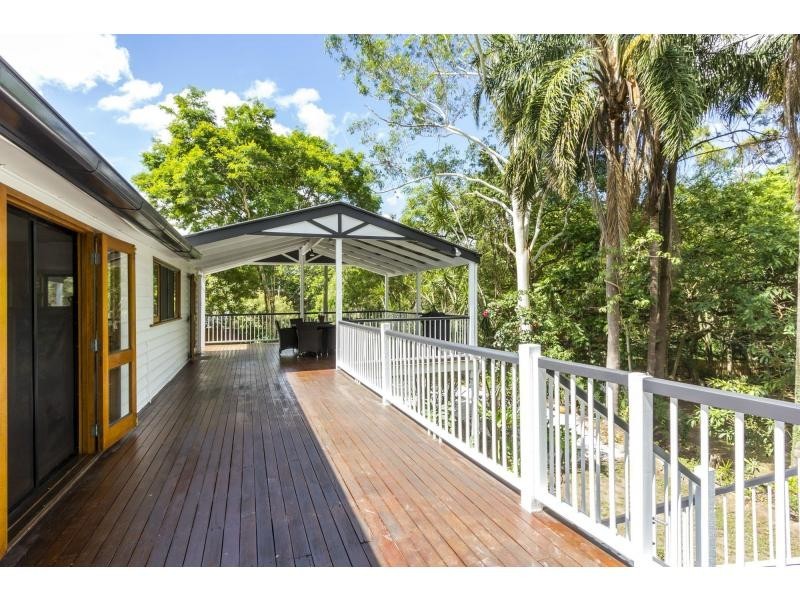 Bardon QLD 4065