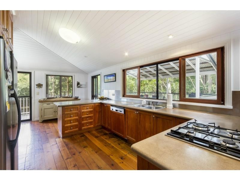 Bardon QLD 4065