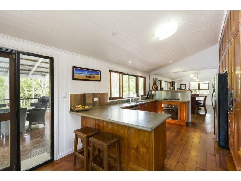 Bardon QLD 4065