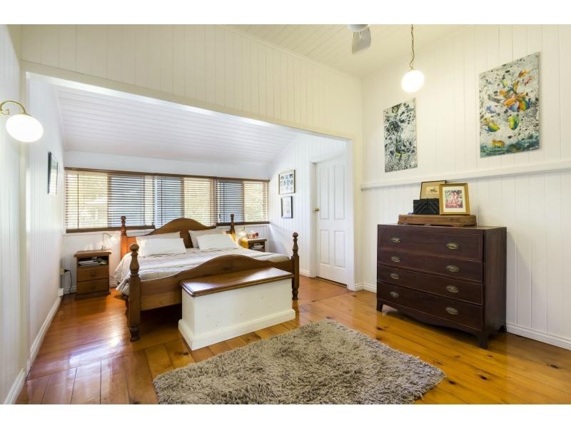 Bardon QLD 4065