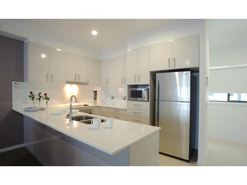 88 Broadwater Drive, Hope Island QLD 4212