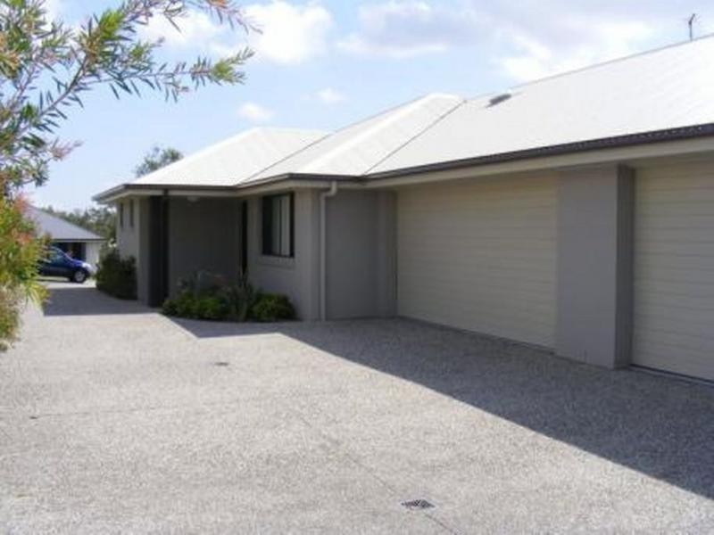 10 Carmen Court, Oxenford QLD 4210