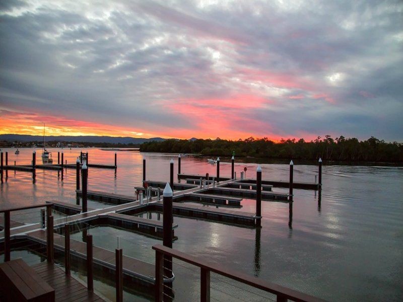 17 Killowill Street, Paradise Point QLD 4216