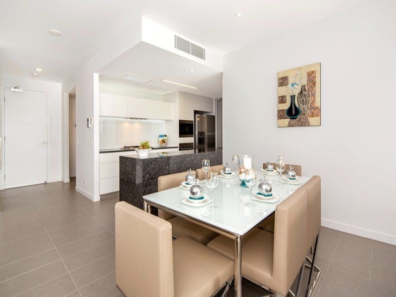 17 Killowill Street, Paradise Point QLD 4216