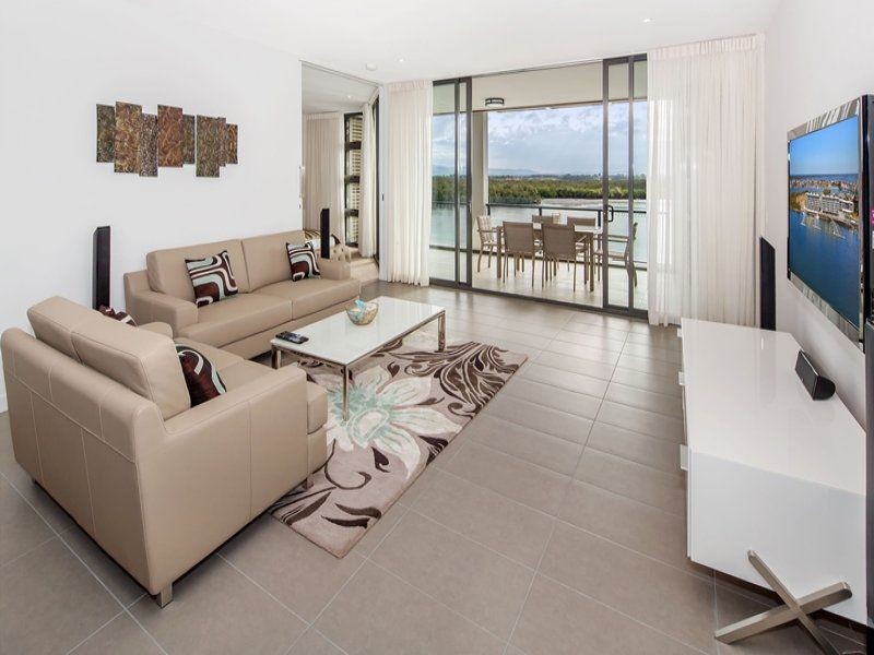 17 Killowill Street, Paradise Point QLD 4216