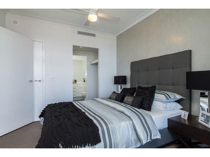 Labrador QLD 4215