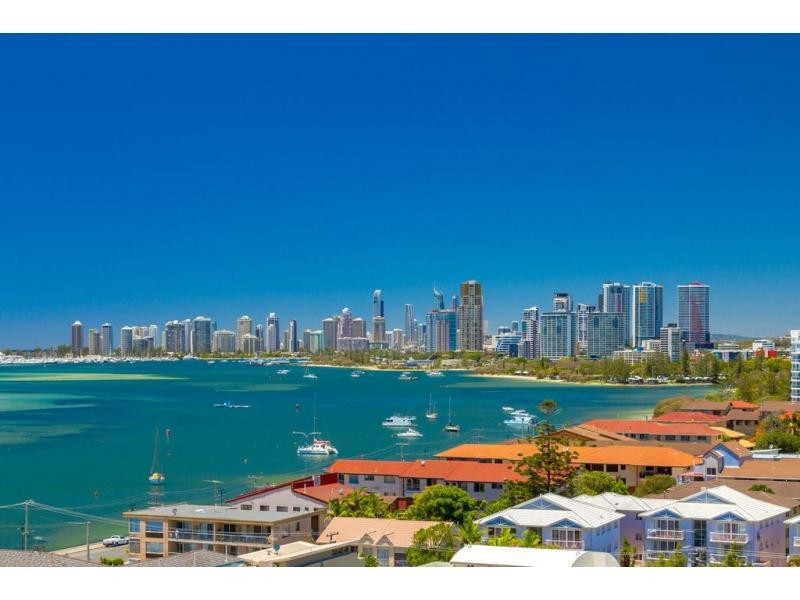 Labrador QLD 4215