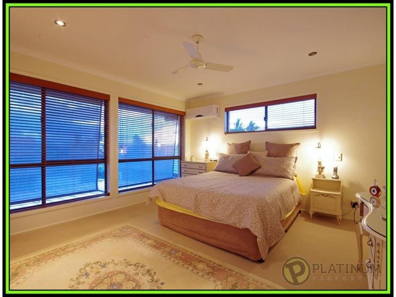 Paradise Point QLD 4216