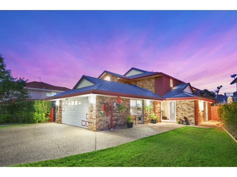 8 Parklane Place, Highland Park QLD 4211