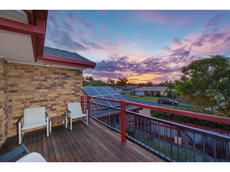 8 Parklane Place, Highland Park QLD 4211