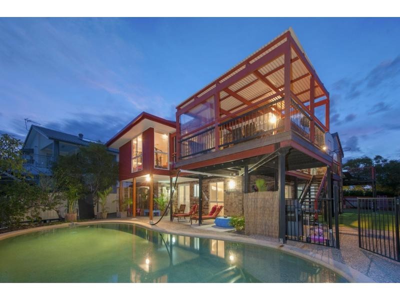 8 Parklane Place, Highland Park QLD 4211