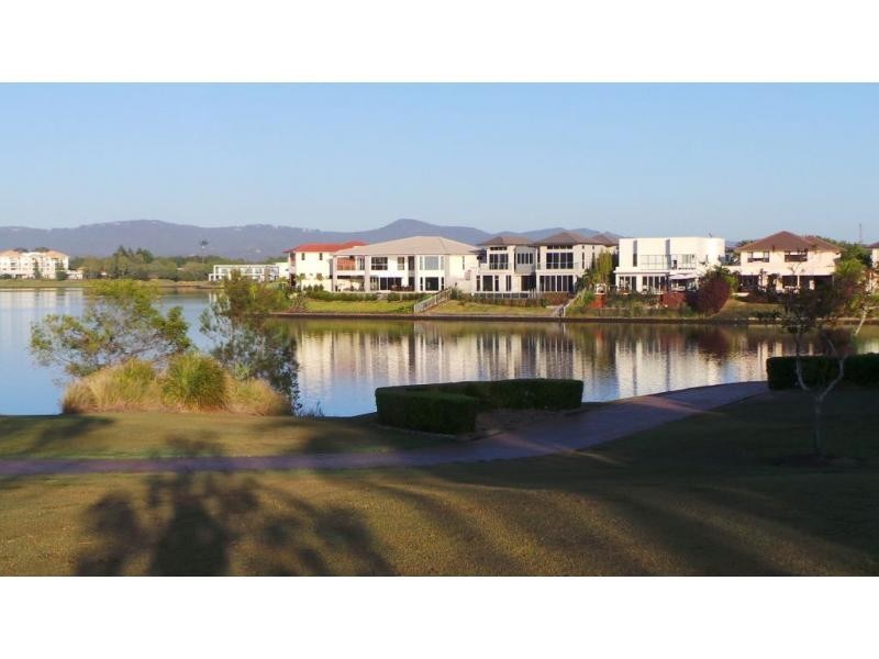 L15 Glengallon Way, Hope Island QLD 4212