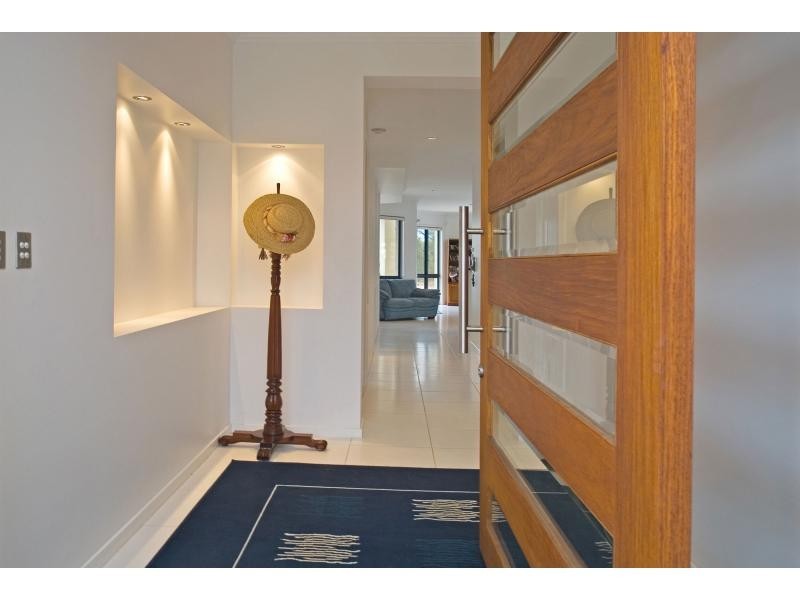 63 Bermuda Street, Broadbeach Waters QLD 4218