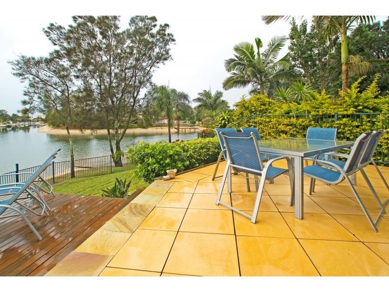 63 Bermuda Street, Broadbeach Waters QLD 4218