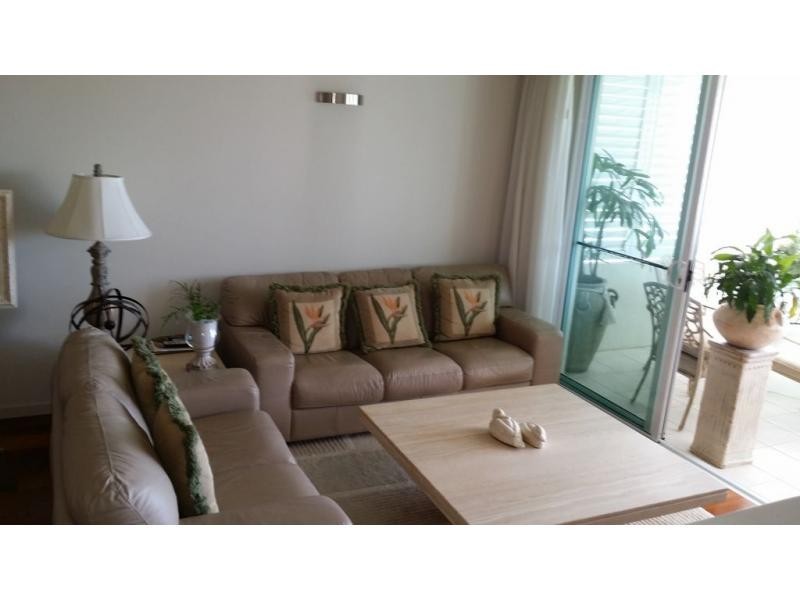 1/1 Medinah Ave  East, Glades Golf Course, Robina QLD 4226