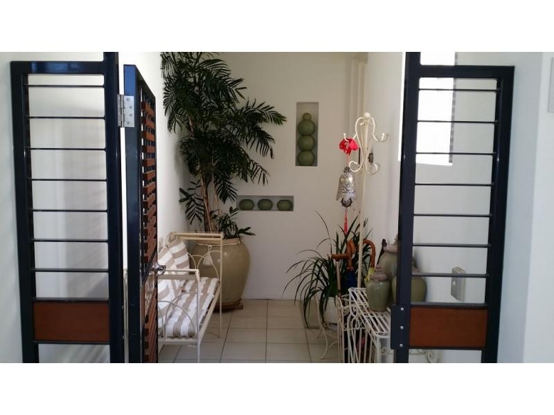 1/1 Medinah Ave  East, Glades Golf Course, Robina QLD 4226