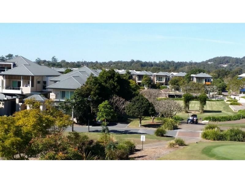 1/1 Medinah Ave  East, Glades Golf Course, Robina QLD 4226