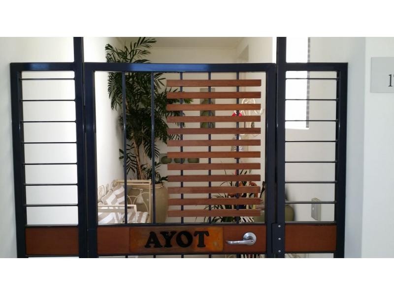 1/1 Medinah Ave  East, Glades Golf Course, Robina QLD 4226